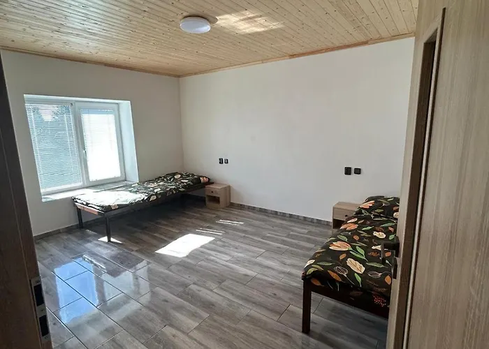 Appartamento House In Cakovice Near