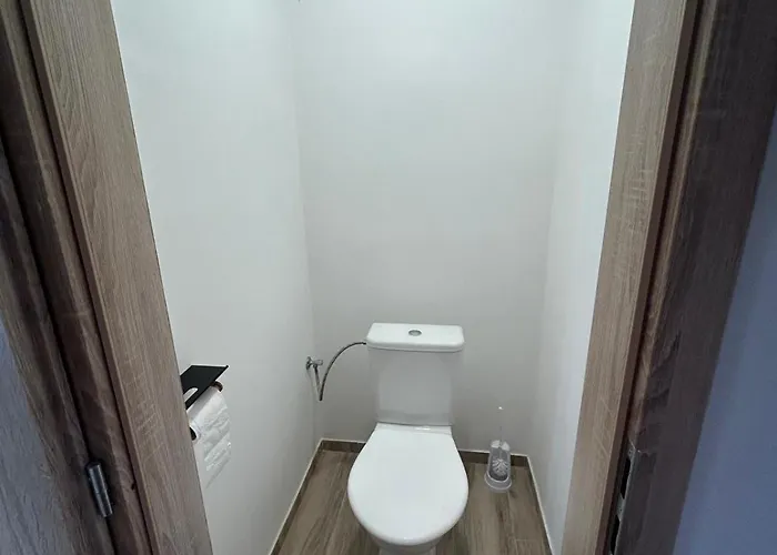 Appartamento House In Cakovice Near